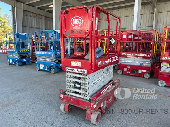 2019 MEC MICRO 19 Scissor Lift