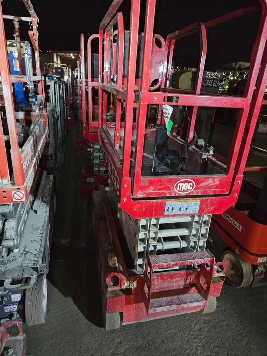 2019 MEC MICRO 19 Scissor Lift