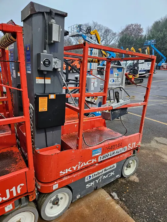 2017 Skyjack SJ12 Self-Propelled One-Person Lift