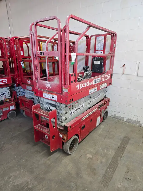 2018 MEC 1930SE Scissor Lift