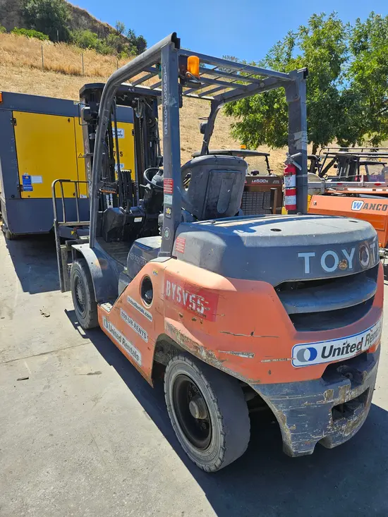 2018 Toyota 8FD35U Warehouse Forklift