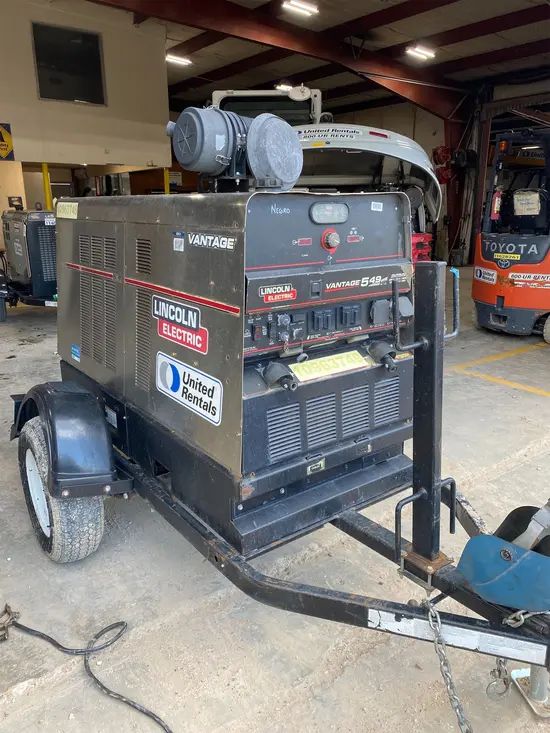 2019 Lincoln Electric VANTAGE 549 Welder