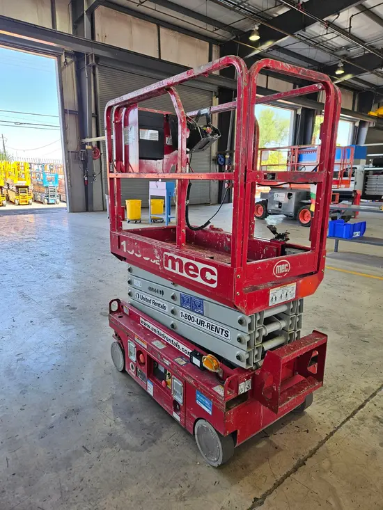 2018 MEC 1330SE Scissor Lift
