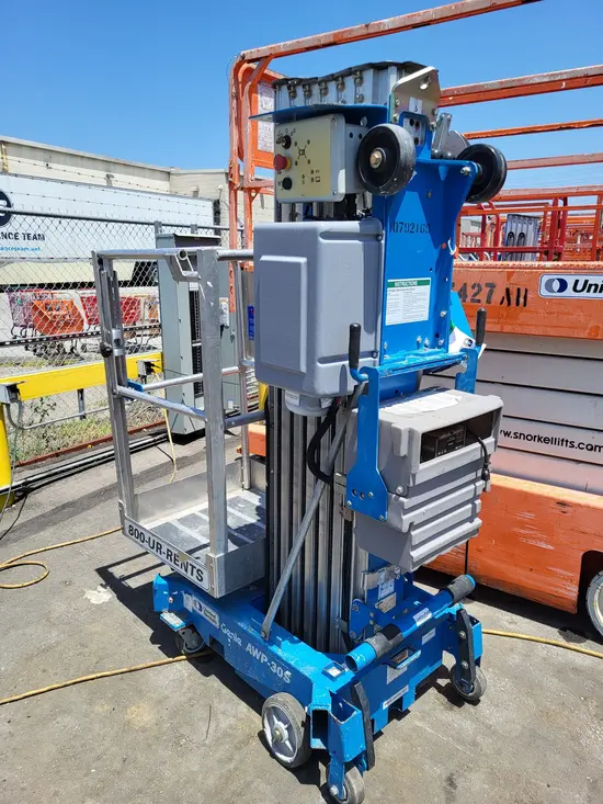 2018 Genie AWP-30SDC Pusharound Lift