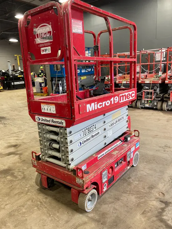 2018 MEC MICRO 19 Scissor Lift