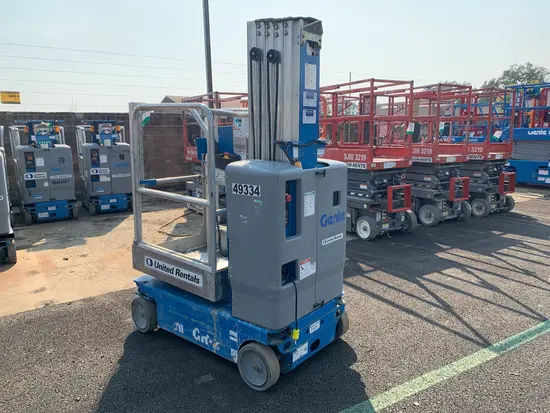 2017 Genie GR-20 Self-Propelled One-Person Lift