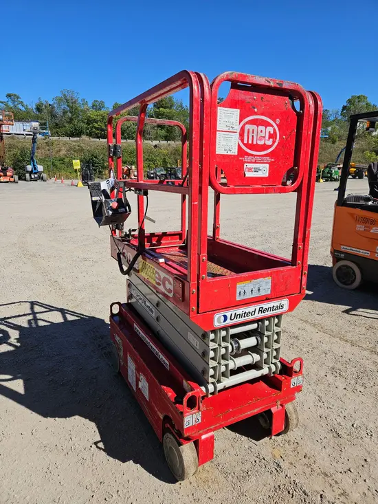 2019 MEC 1330SE Scissor Lift