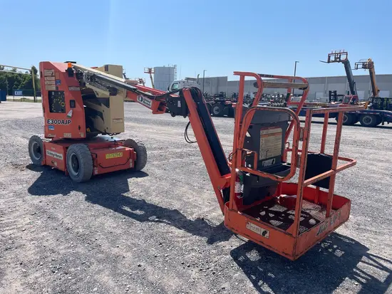 2018 JLG E300AJP Articulating Boom Lift