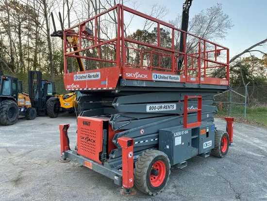 2018 Skyjack SJ9250RT Rough Terrain Scissor Lift