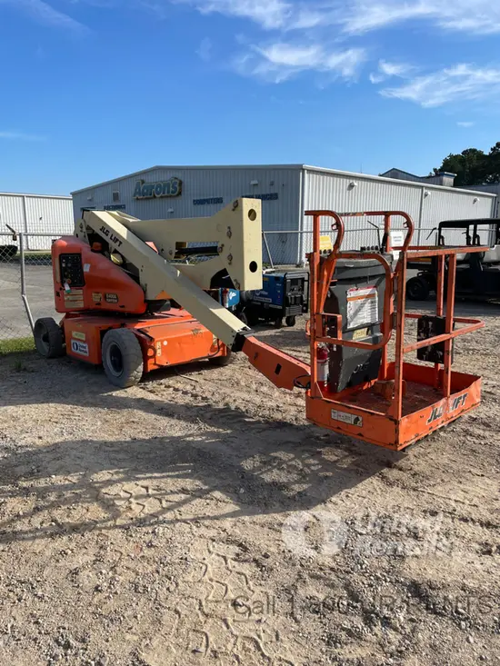 2016 JLG E400AN Articulating Boom Lift
