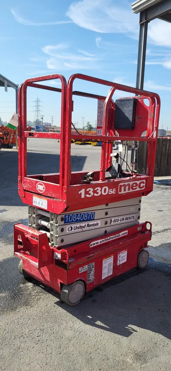 2018 MEC 1330SE Scissor Lift