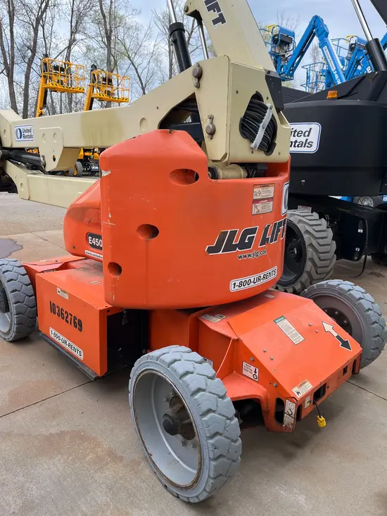 2015 JLG E450AJ Articulating Boom Lift