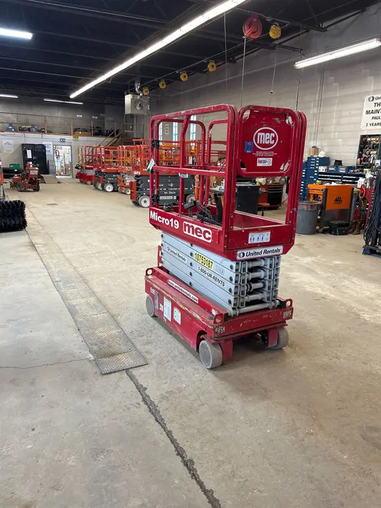 2018 MEC MICRO 19 Scissor Lift