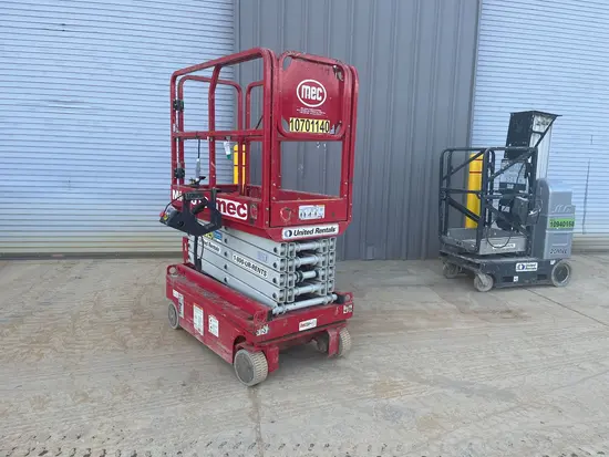 2017 MEC MICRO 19 Scissor Lift