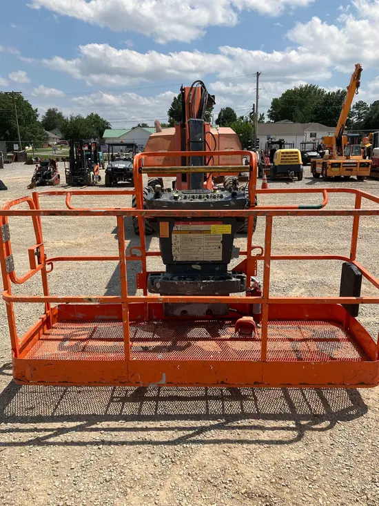 2015 JLG 800AJ Articulating Boom Lift