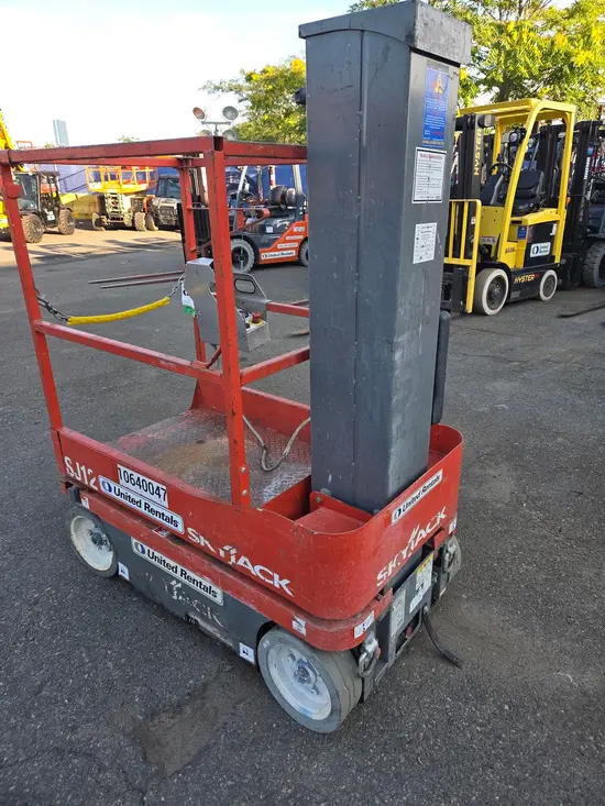 2017 Skyjack SJ12 Self-Propelled One-Person Lift