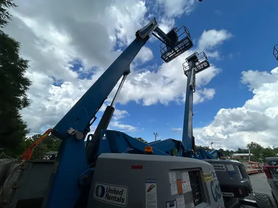 2017 Genie Z-60/37 DC Articulating Boom Lift