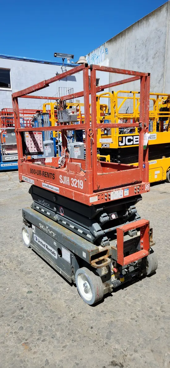 2018 Skyjack SJIII3219 Scissor Lift