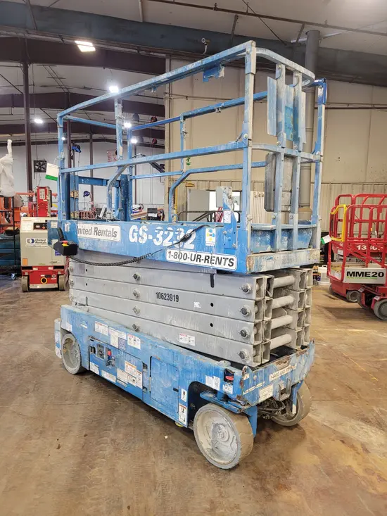 2017 Genie GS-3232 Scissor Lift