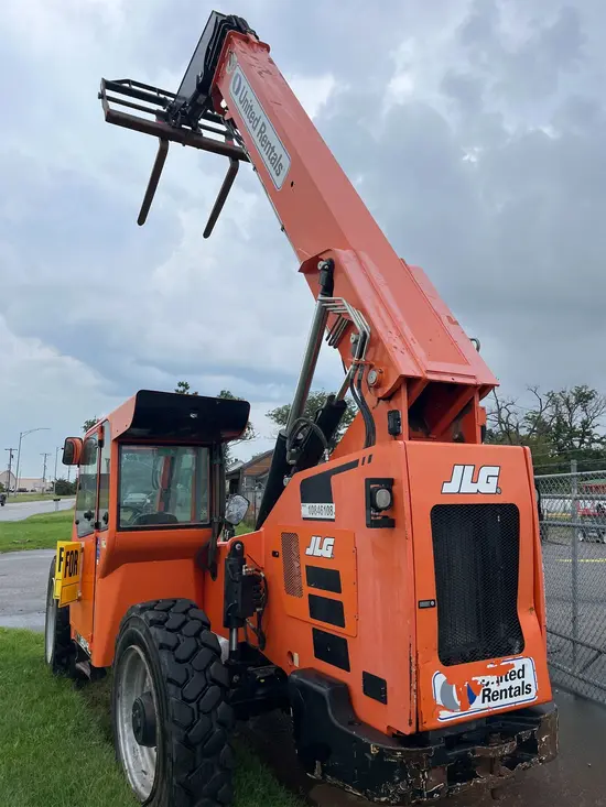 2018 SKYTRAK 8042 Forklift