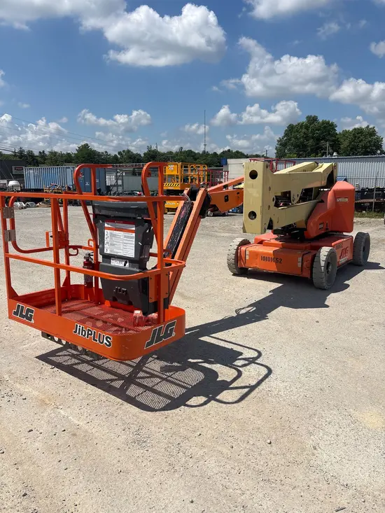 2012 JLG E450AJ Articulating Boom Lift