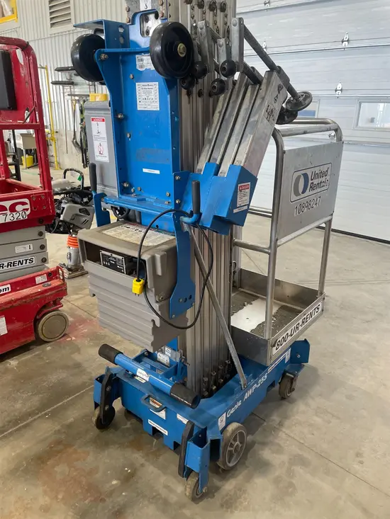 2019 Genie AWP-25SDC Pusharound Lift