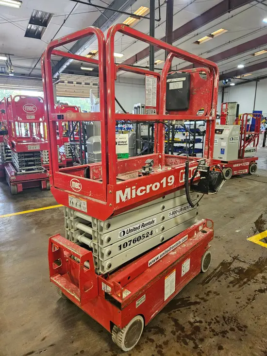 2018 MEC MICRO 19 Scissor Lift
