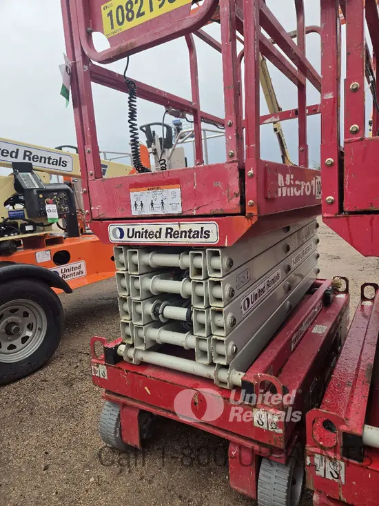 2018 MEC MICRO 19 Scissor Lift