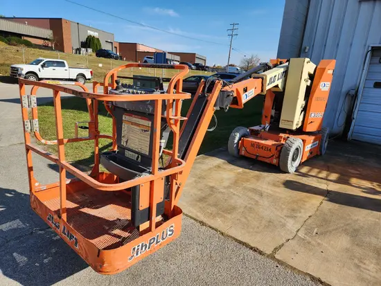 2015 JLG E300AJP Articulating Boom Lift
