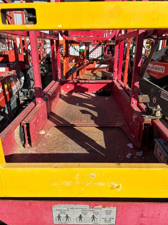 2018 MEC MICRO 19 Scissor Lift