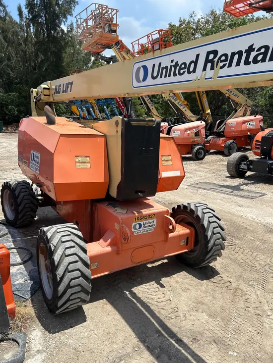 2017 JLG 800AJ Articulating Boom Lift