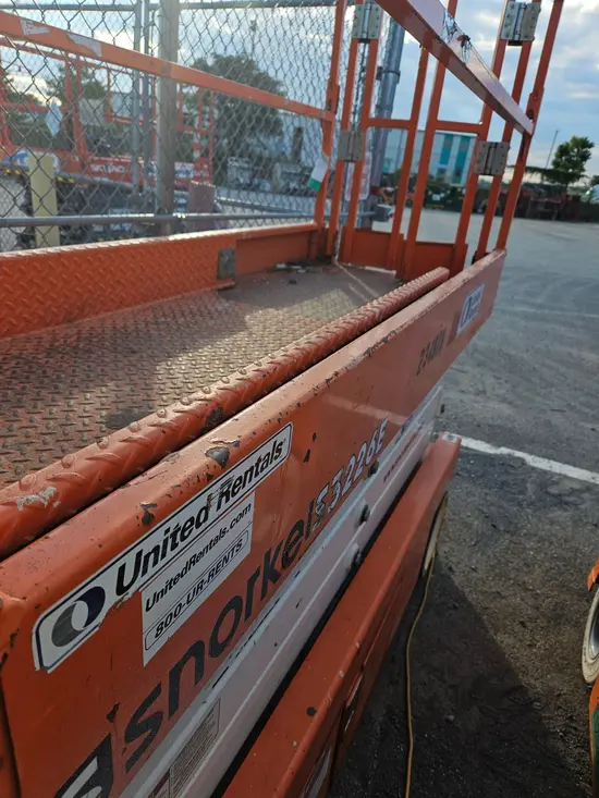 2019 Snorkel S3226E Scissor Lift
