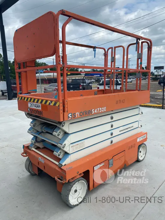 2018 Snorkel S4732E Scissor Lift