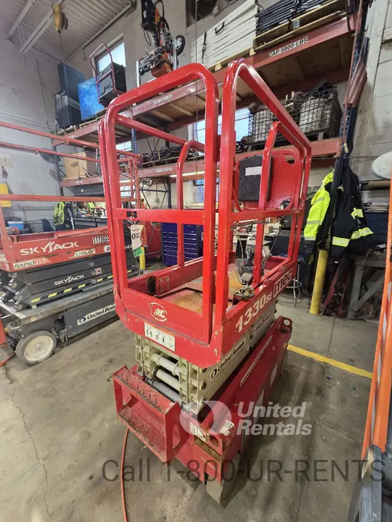 2017 MEC 1330SE Scissor Lift
