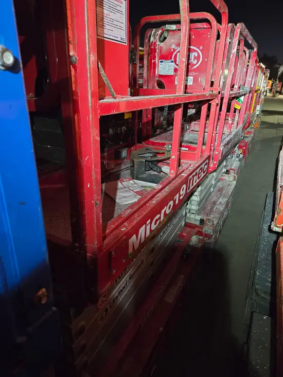 2019 MEC MICRO 19 Scissor Lift