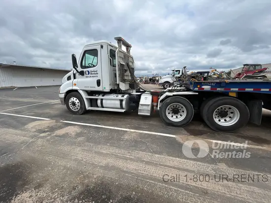 2020 Freightliner CA113DCD6X4