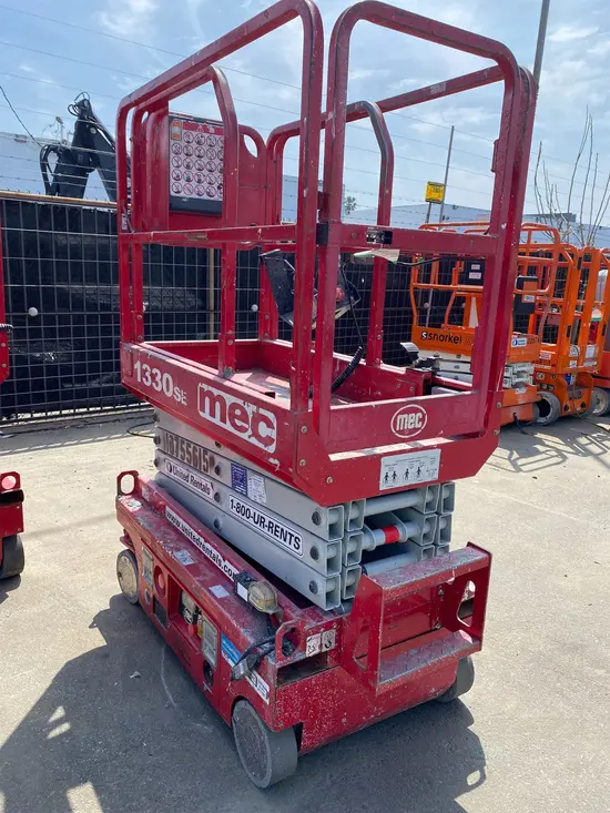 2018 MEC 1330SE Scissor Lift