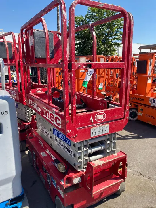 2018 MEC 1330SE Scissor Lift