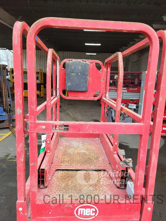 2019 MEC MICRO 19 Scissor Lift