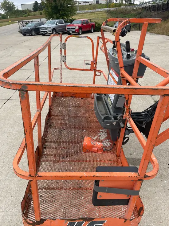 2017 JLG 800AJ Articulating Boom Lift