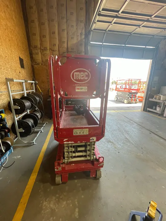 2018 MEC 1330SE Scissor Lift