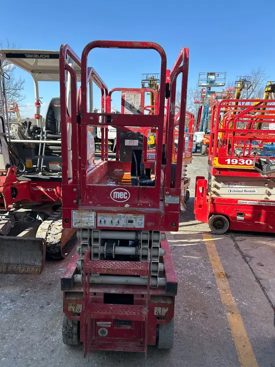 2018 MEC 1930SE Scissor Lift