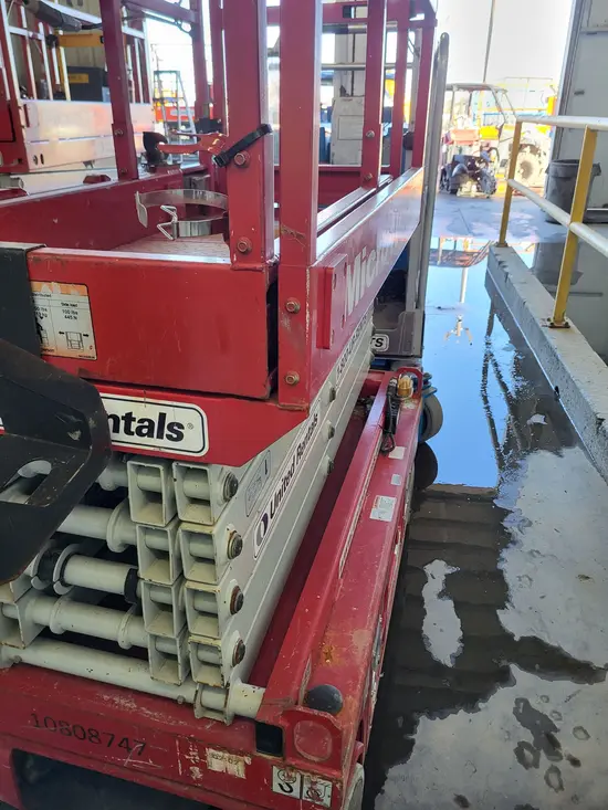 2018 MEC MICRO 19 Scissor Lift