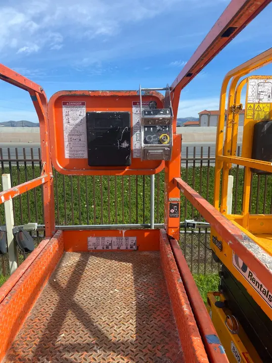 2018 Snorkel S3219E Scissor Lift