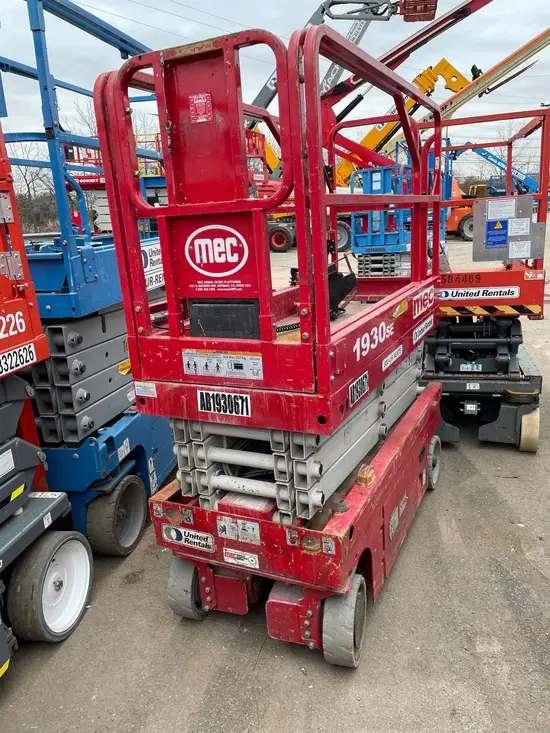 2017 MEC 1930SE Scissor Lift