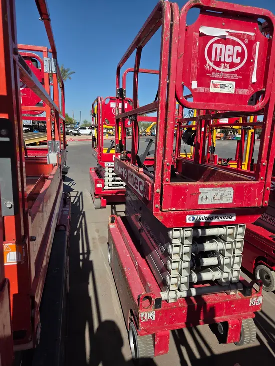 2018 MEC MICRO 19 Scissor Lift