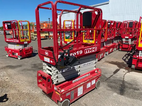 2018 MEC MICRO 19 Scissor Lift