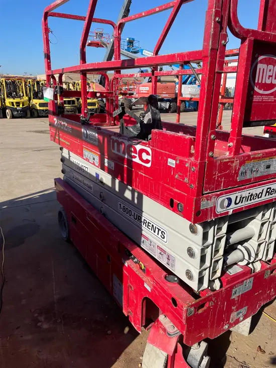 2019 MEC 2632SE Scissor Lift