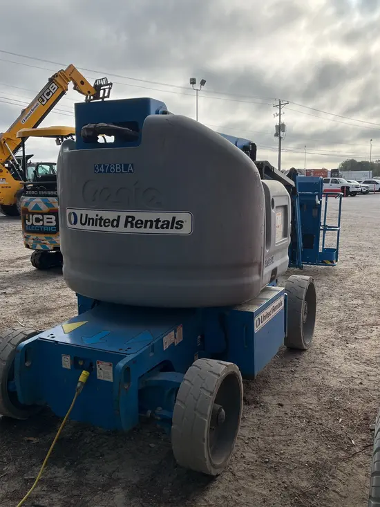2013 Genie Z-40/23N Articulating Boom Lift
