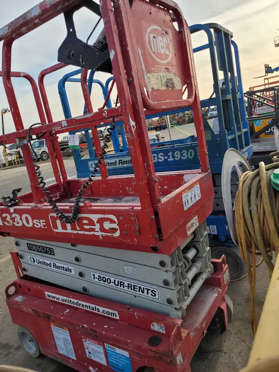 2017 MEC 1330SE Scissor Lift